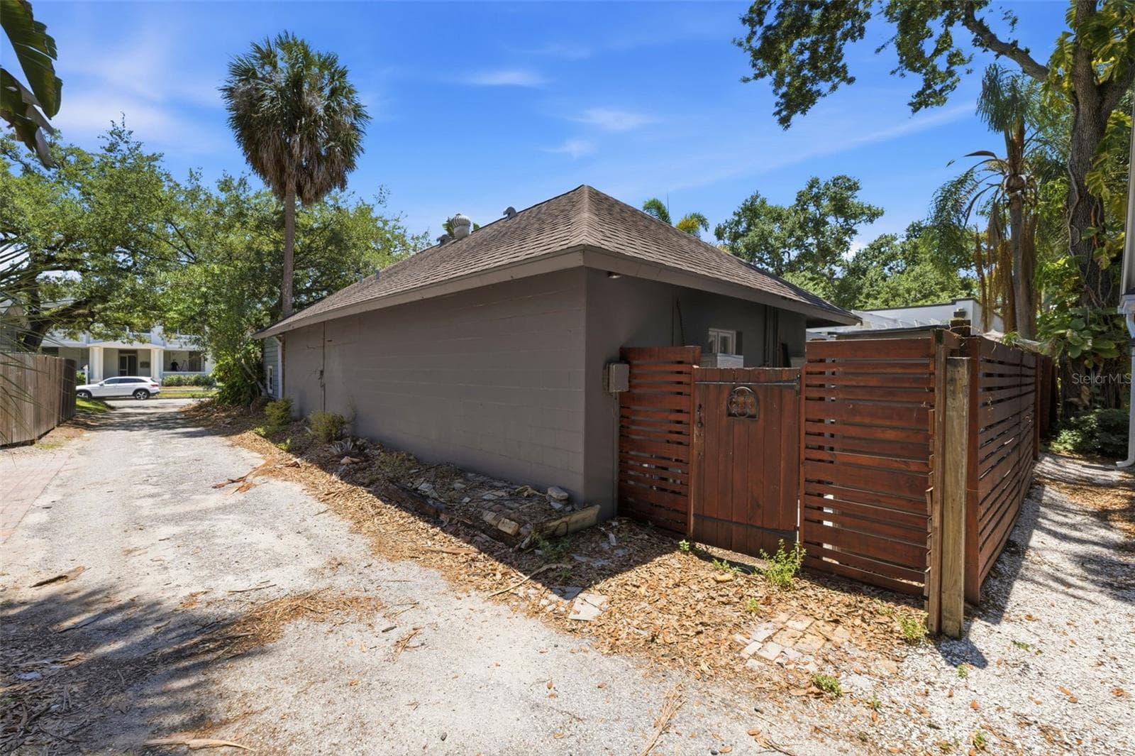 Alley View - 912 S FREMONT AVE, TAMPA