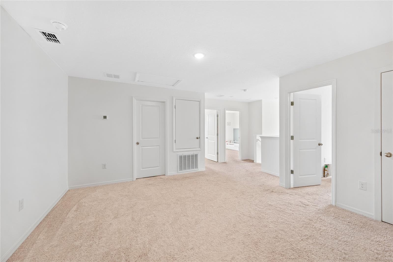 Single Family Residence at 1137 BRADFORD RIDGE DR, LEESBURG, photo 14 of 37