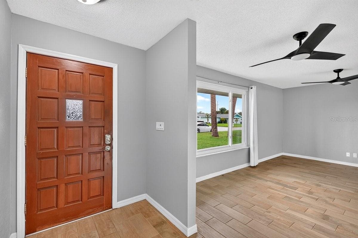 Single Family Residence at 1309 SUWANEE RD, DAYTONA BEACH, photo 4 of 33