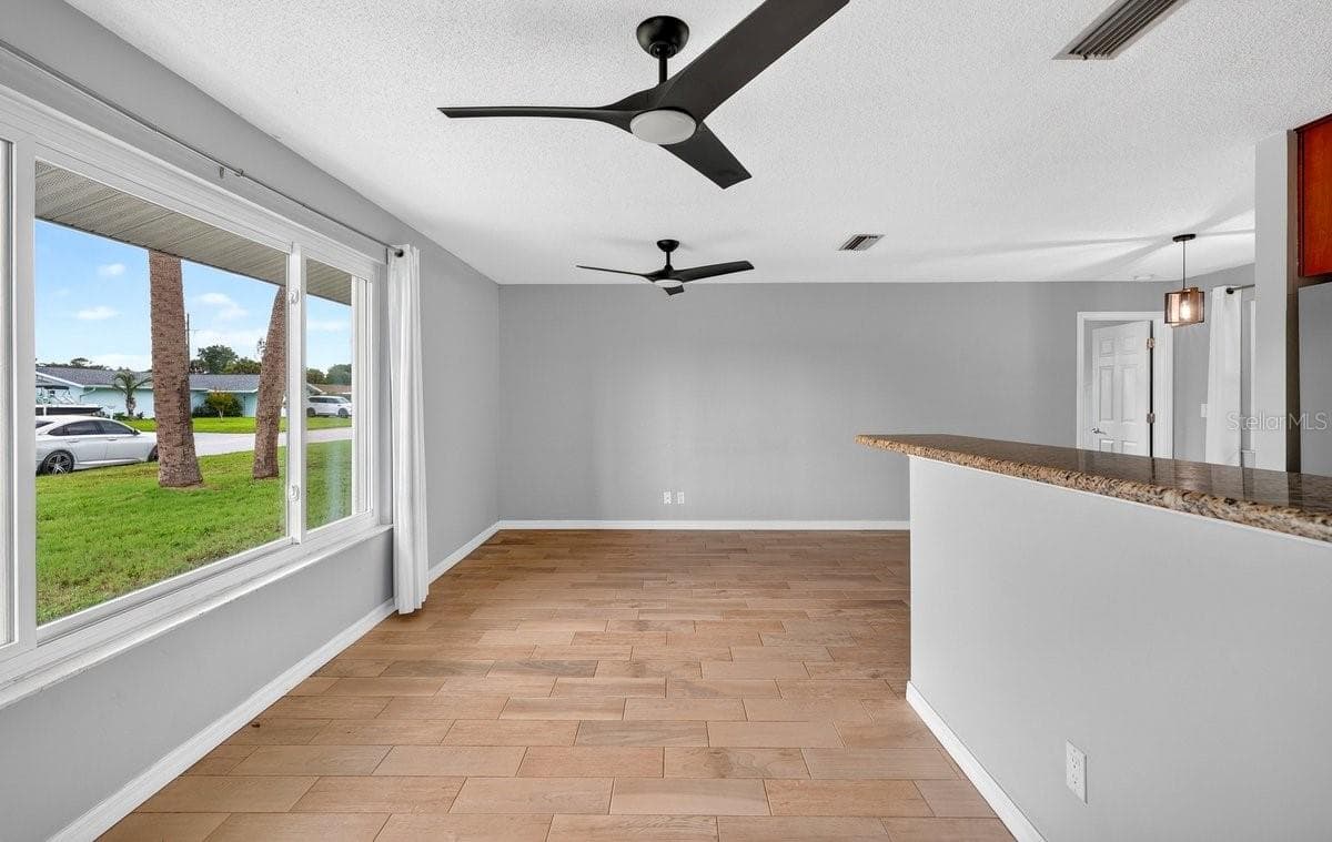 Single Family Residence at 1309 SUWANEE RD, DAYTONA BEACH, photo 5 of 33