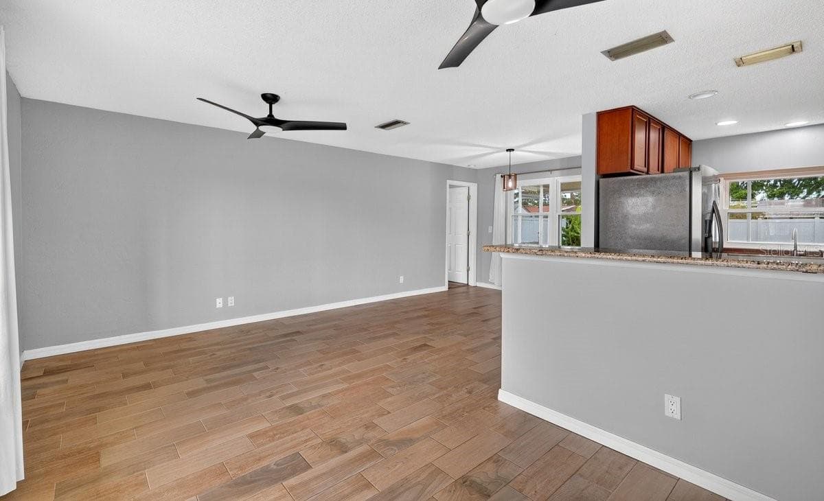 Single Family Residence at 1309 SUWANEE RD, DAYTONA BEACH, photo 6 of 33