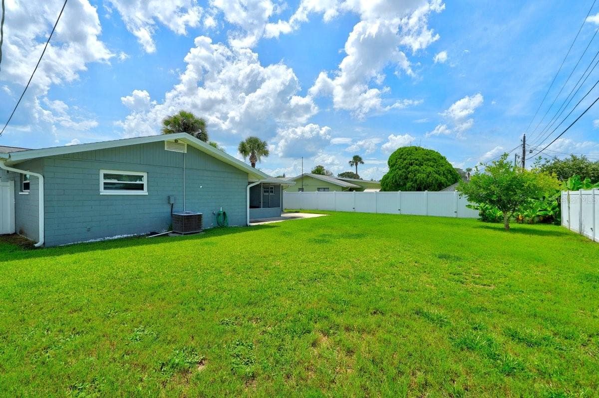 Single Family Residence at 1309 SUWANEE RD, DAYTONA BEACH, photo 25 of 33
