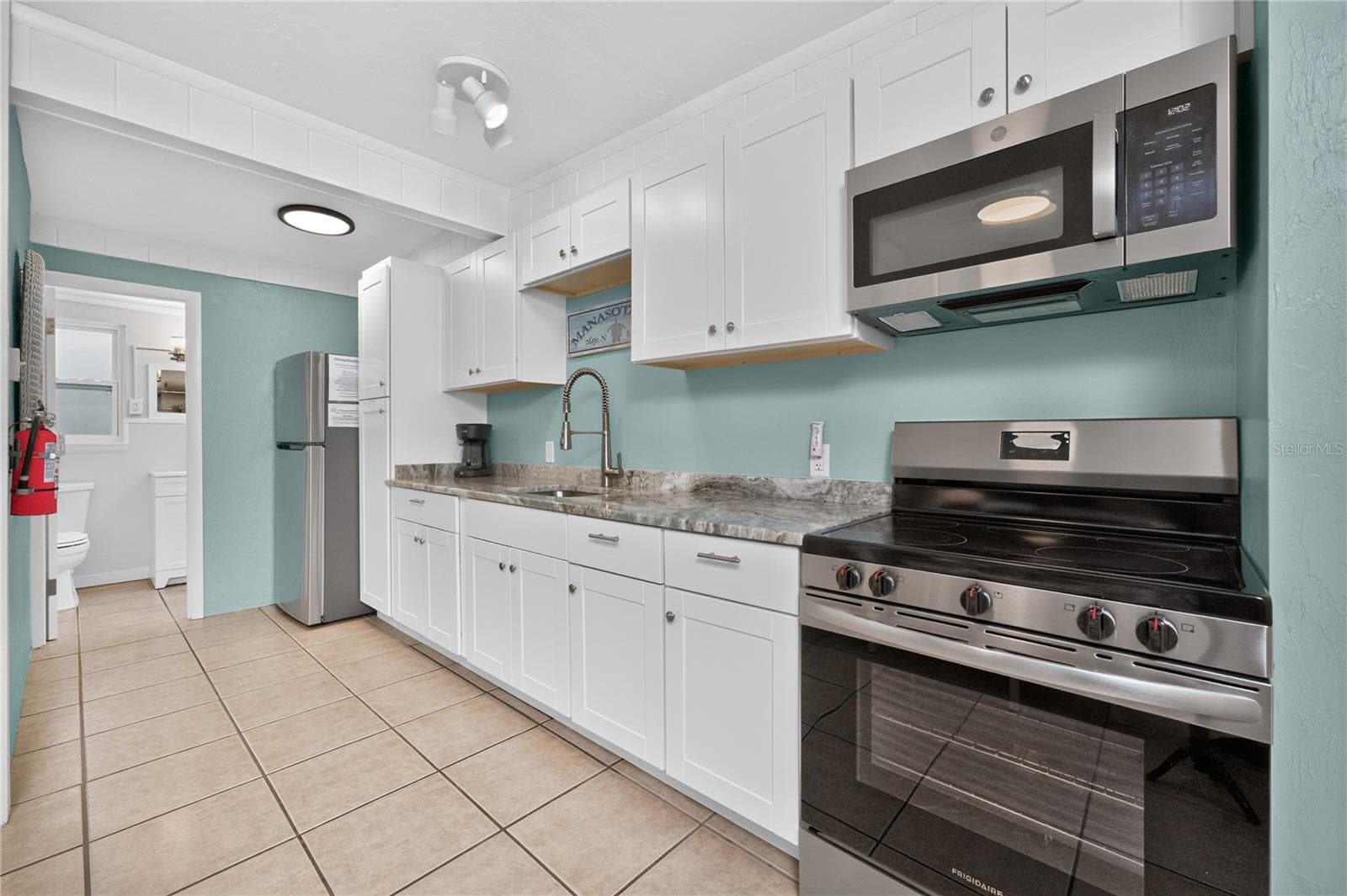 1120 Gulf Blvd - Main House - Suite 1 Kitchen - 1120 GULF BLVD, ENGLEWOOD