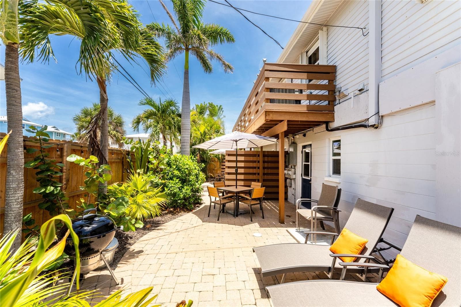 1120 Gulf Blvd - Main House - Suite 3 Patio - 1120 GULF BLVD, ENGLEWOOD