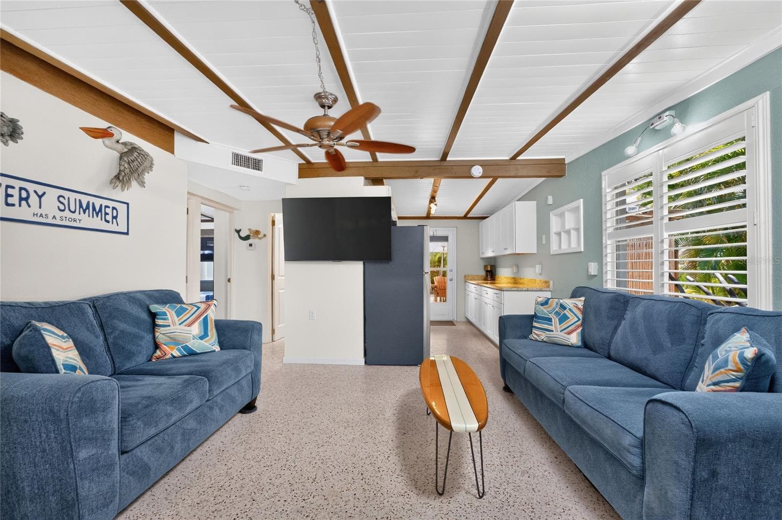 1130 Gulf Blvd - Pool House - Apt B / Suite 9 - Living Area - 1120 GULF BLVD, ENGLEWOOD