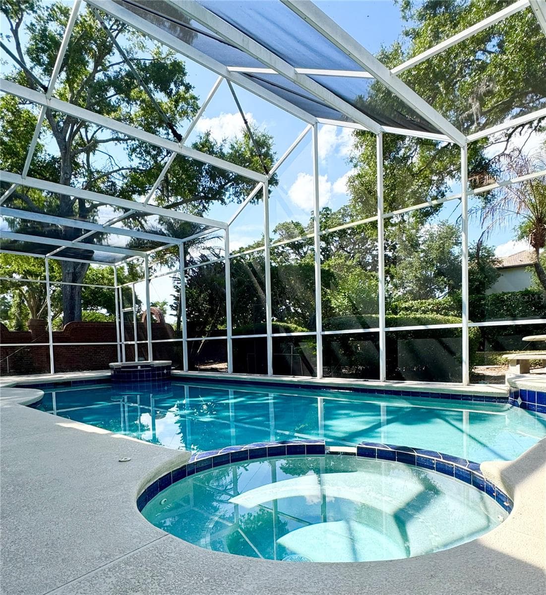 POOL & HEATED SPA - 1250 E LANGLEY CT, LAKE MARY