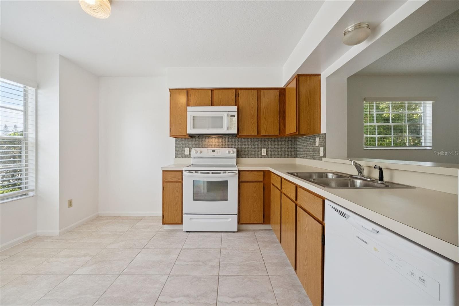 Townhouse at 498 GREEN SPRING CIR, WINTER SPRINGS, photo 6 of 20