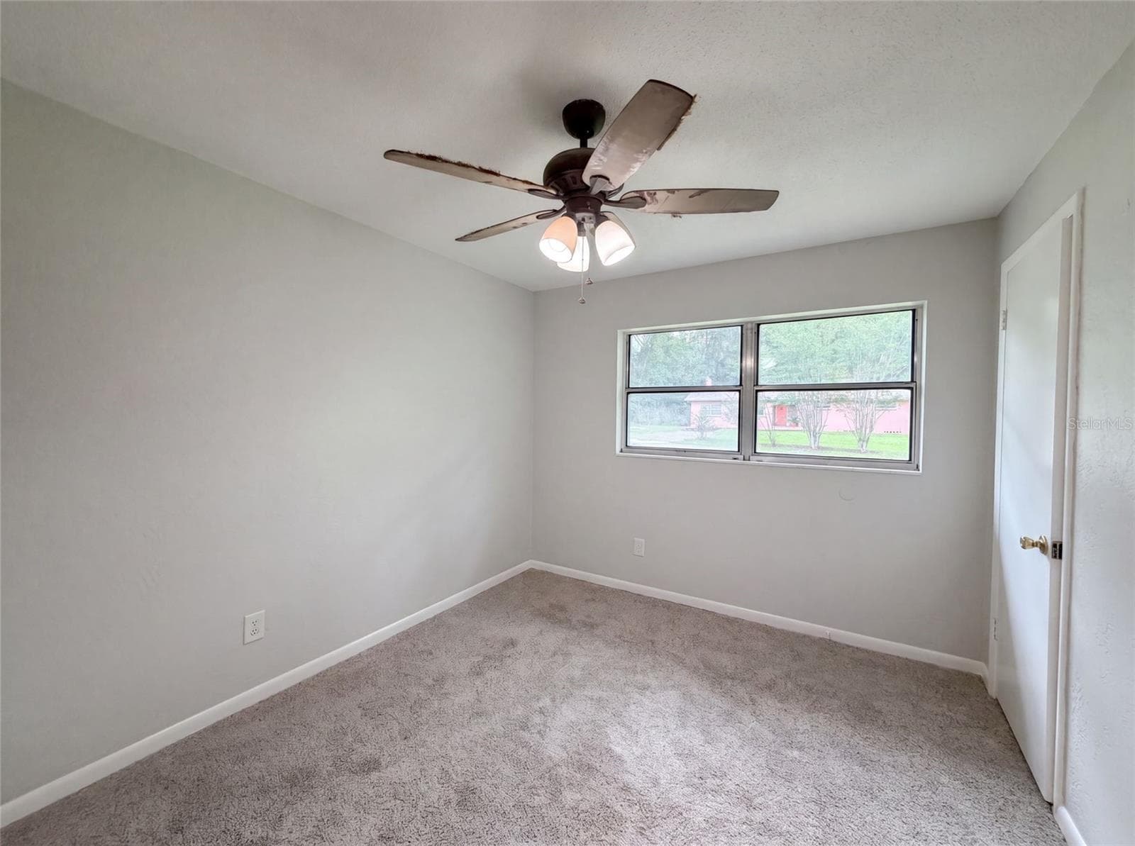 Single Family Residence at 2410 NE 3RD AVE, OCALA, photo 4 of 22