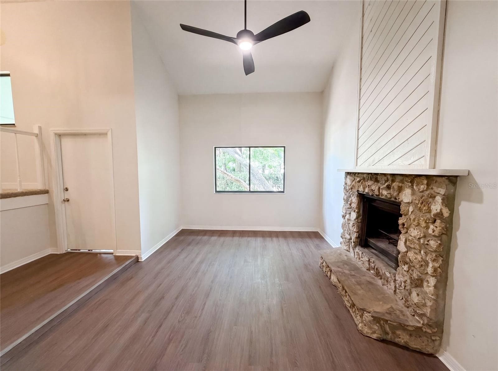 Single Family Residence at 830 DUNBAR TER, WINTER SPRINGS, photo 7 of 26