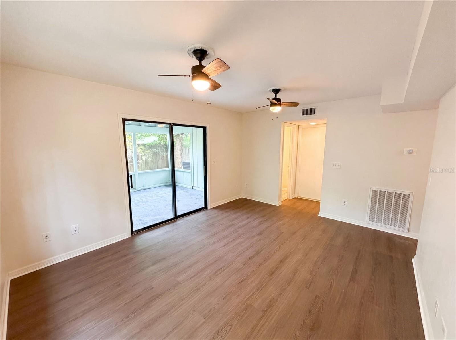 Single Family Residence at 830 DUNBAR TER, WINTER SPRINGS, photo 9 of 26