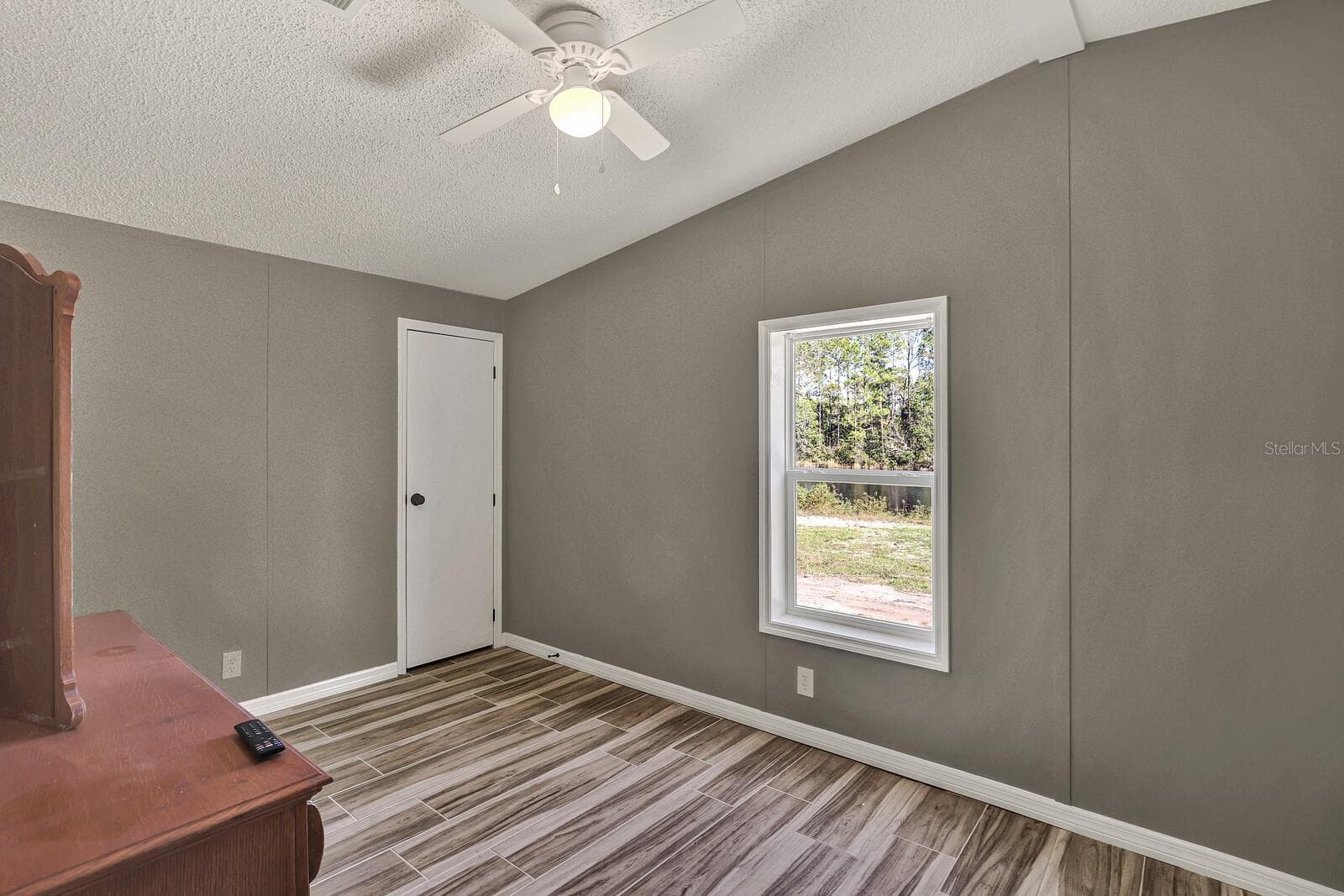 Manufactured Home at 141 WOODS RD, SAN MATEO, photo 18 of 66