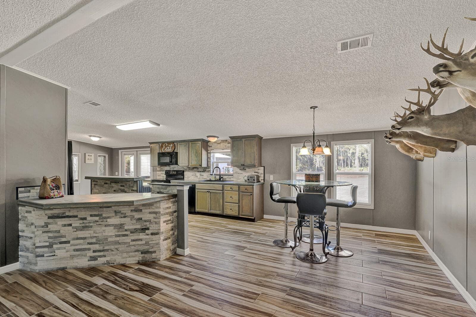 Manufactured Home at 141 WOODS RD, SAN MATEO, photo 22 of 66