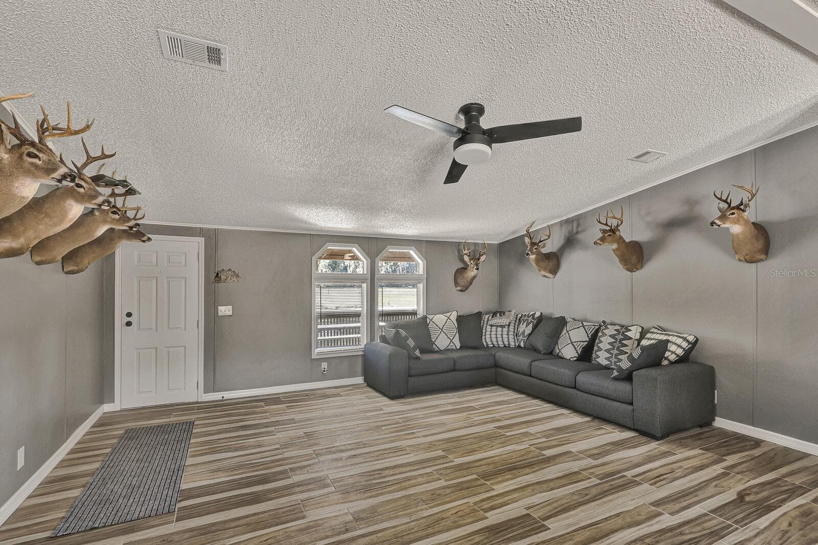 Manufactured Home at 141 WOODS RD, SAN MATEO, photo 23 of 66
