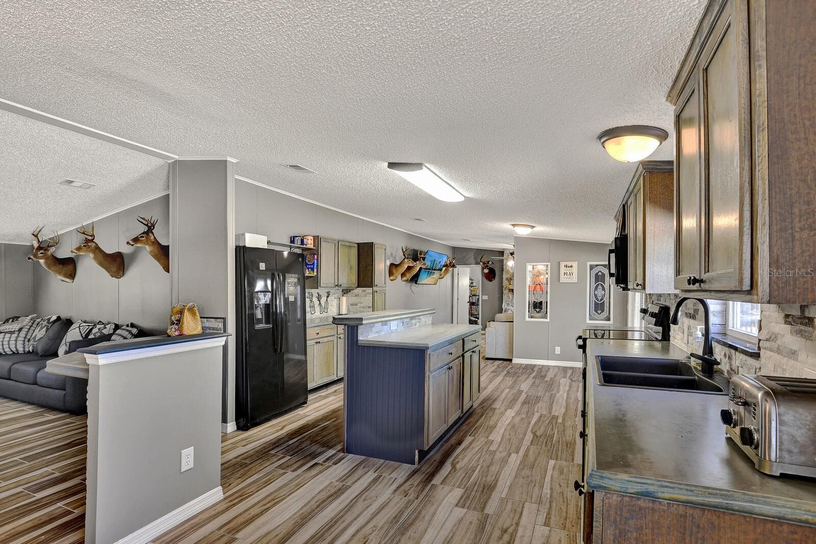 Manufactured Home at 141 WOODS RD, SAN MATEO, photo 25 of 66