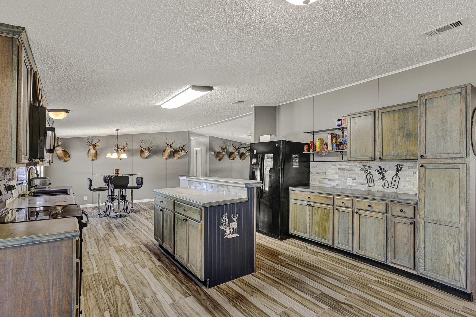 Manufactured Home at 141 WOODS RD, SAN MATEO, photo 26 of 66