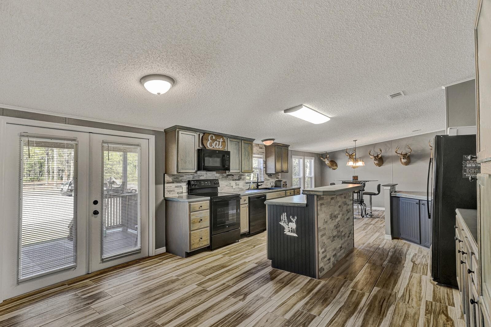Manufactured Home at 141 WOODS RD, SAN MATEO, photo 27 of 66