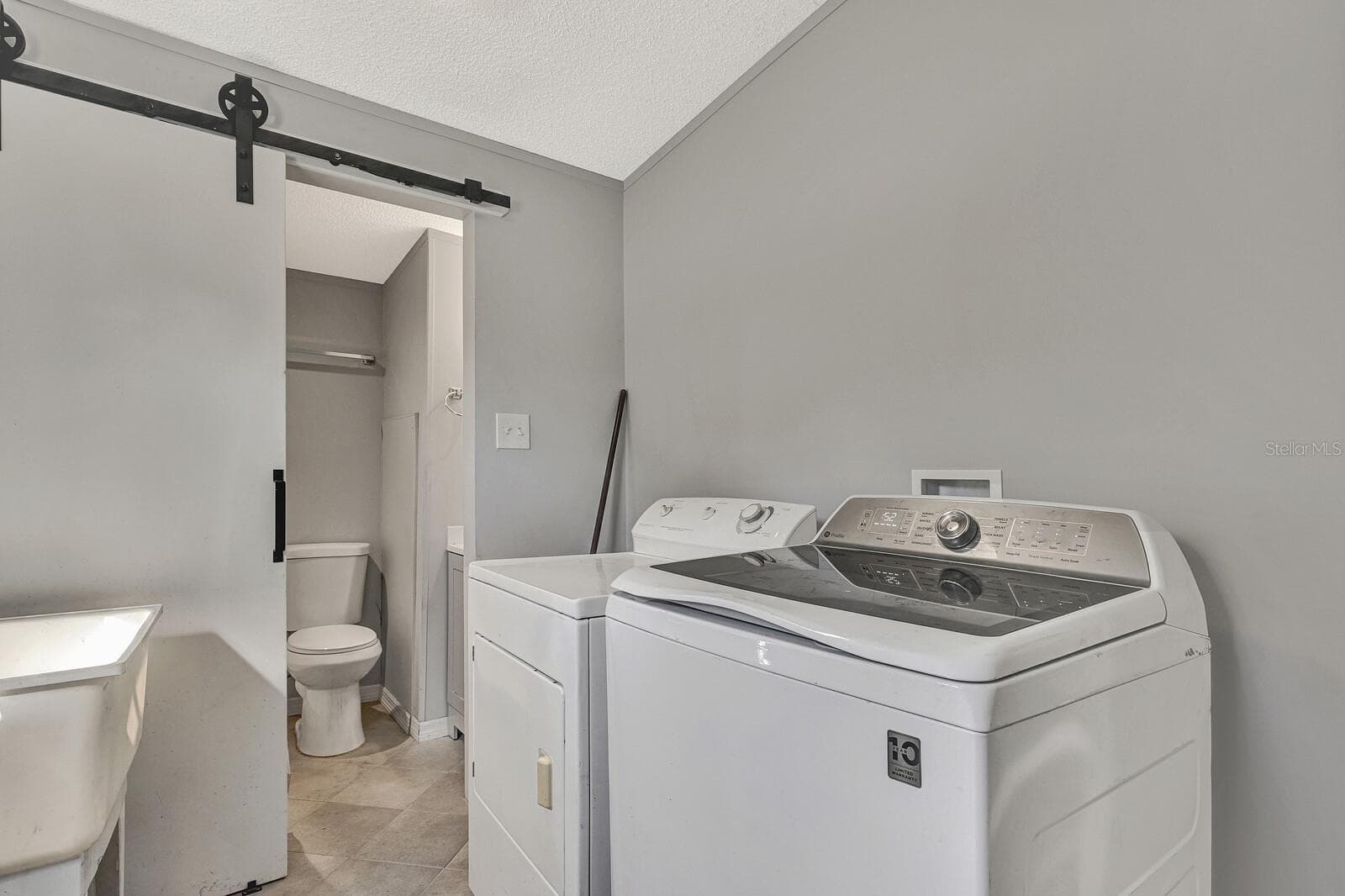 Manufactured Home at 141 WOODS RD, SAN MATEO, photo 35 of 66