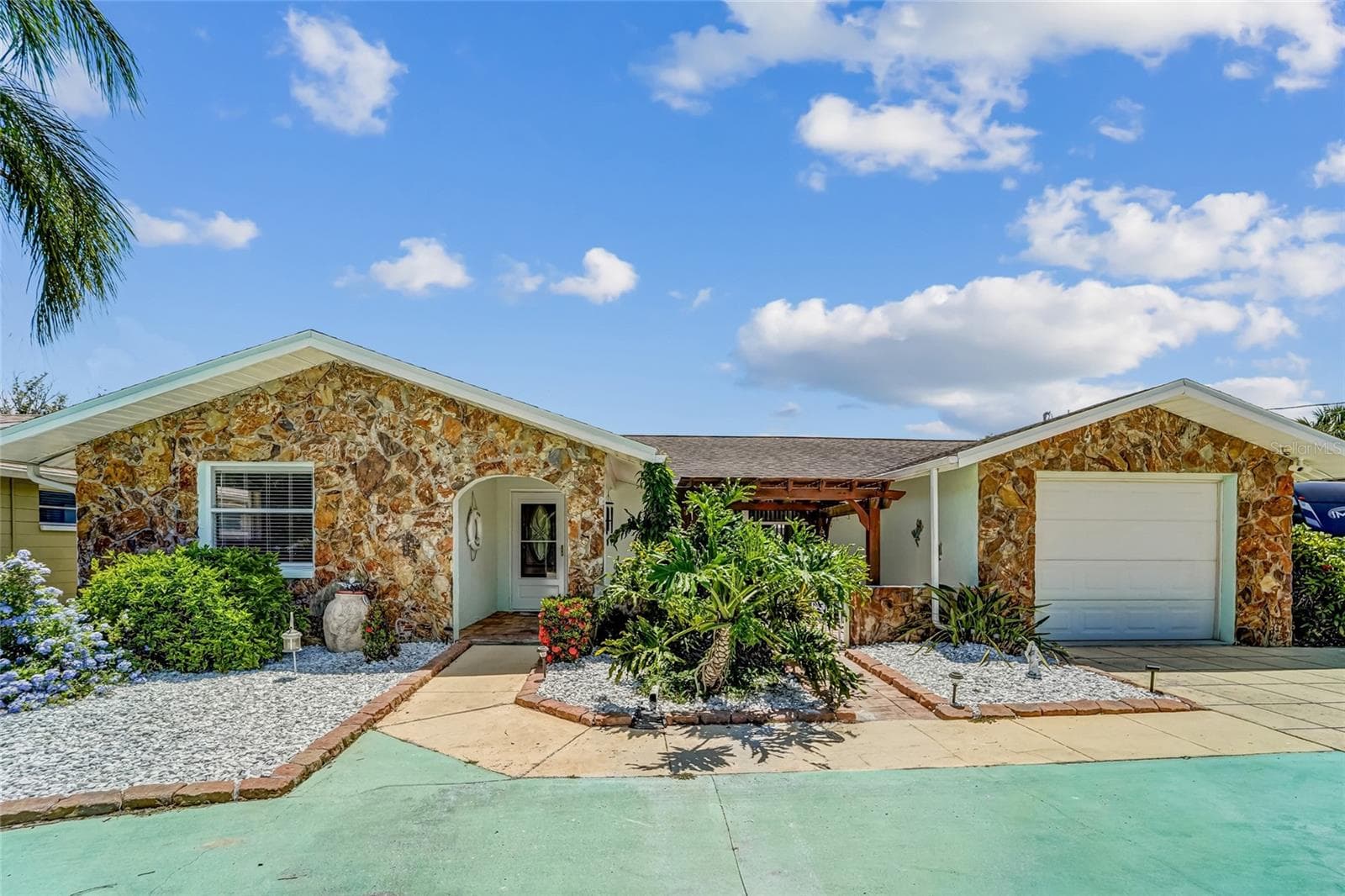 Single Family Residence at 8542 BETTY ST, PORT RICHEY, photo 32 of 33