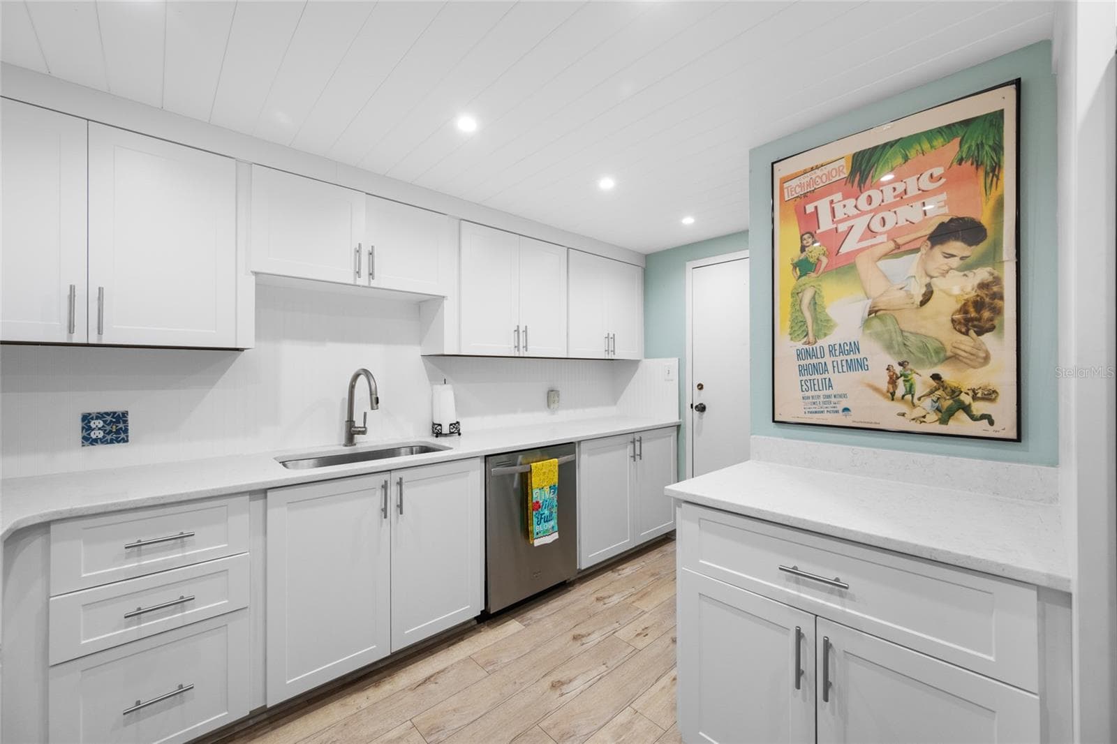Condominium at 1621 GULF BLVD #706, CLEARWATER BEACH, photo 17 of 97