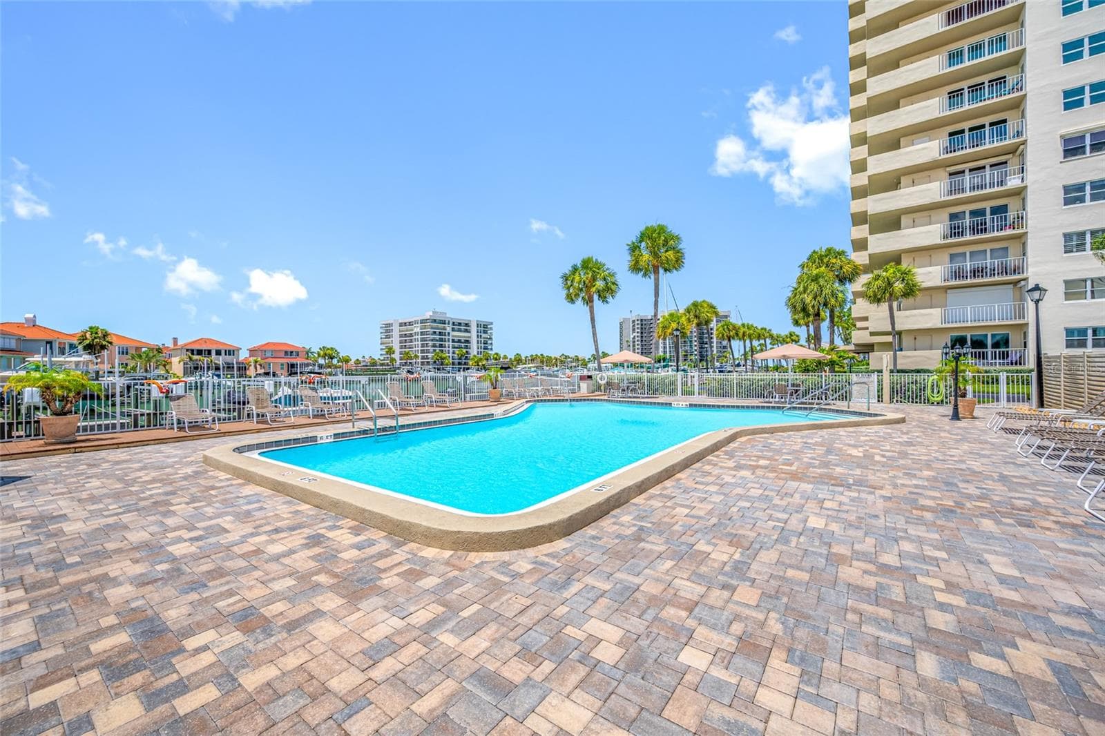 Solar heat4ed pool - 1621 GULF BLVD #706, CLEARWATER BEACH