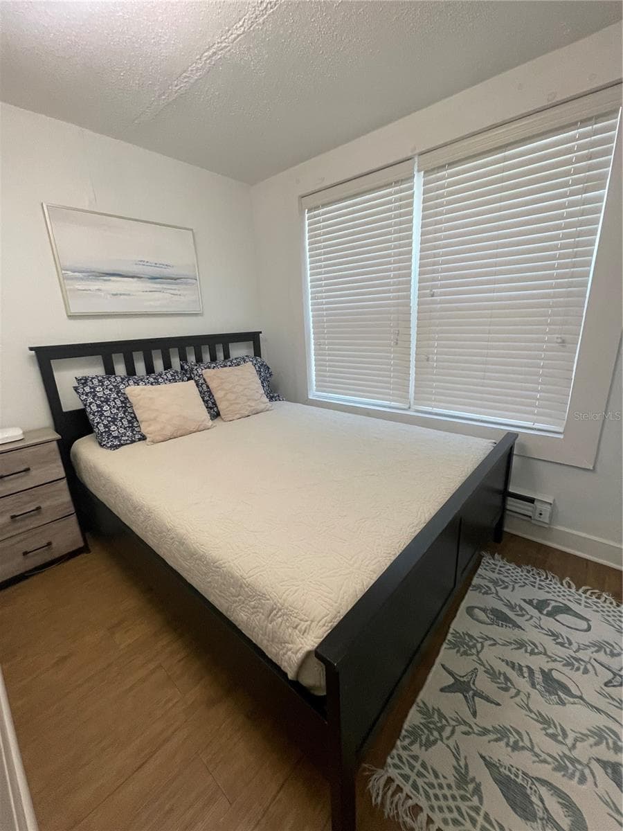 Guest Room - 2513 8TH AVE W, BRADENTON