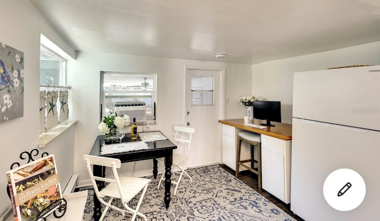 Eat-In Kitchen and Office Desk - 2513 8TH AVE W, BRADENTON