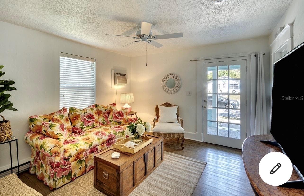 Living Room - 2513 8TH AVE W, BRADENTON