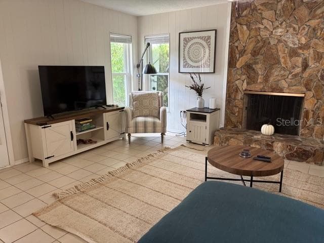 living room - 2190 SE 39TH ST, OCALA