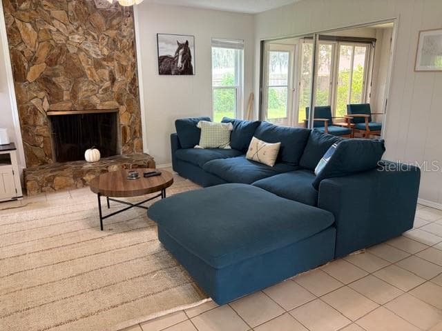 living room - 2190 SE 39TH ST, OCALA