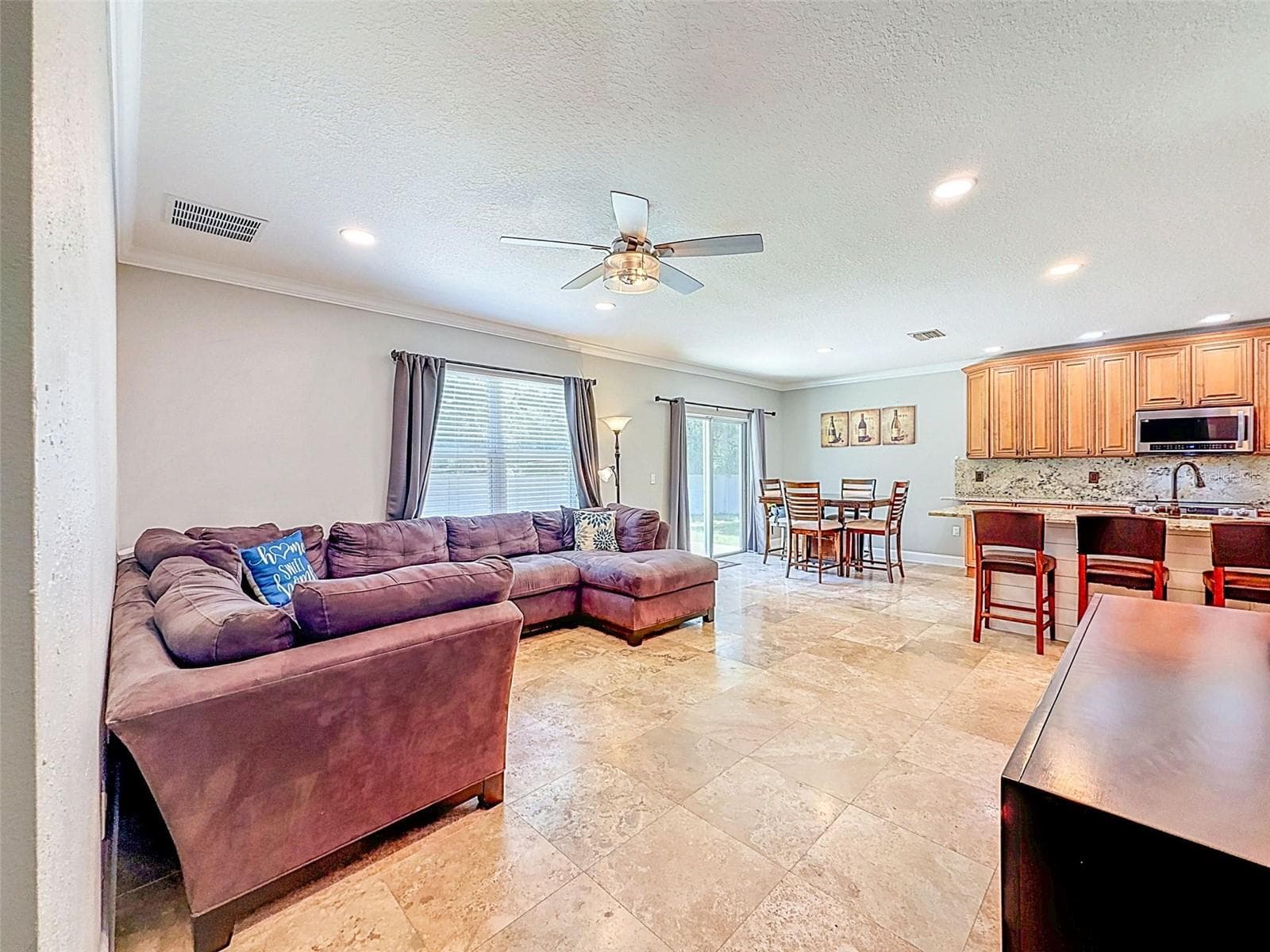 Family room - 420 HARTFORD HEIGHTS ST, SPRING HILL
