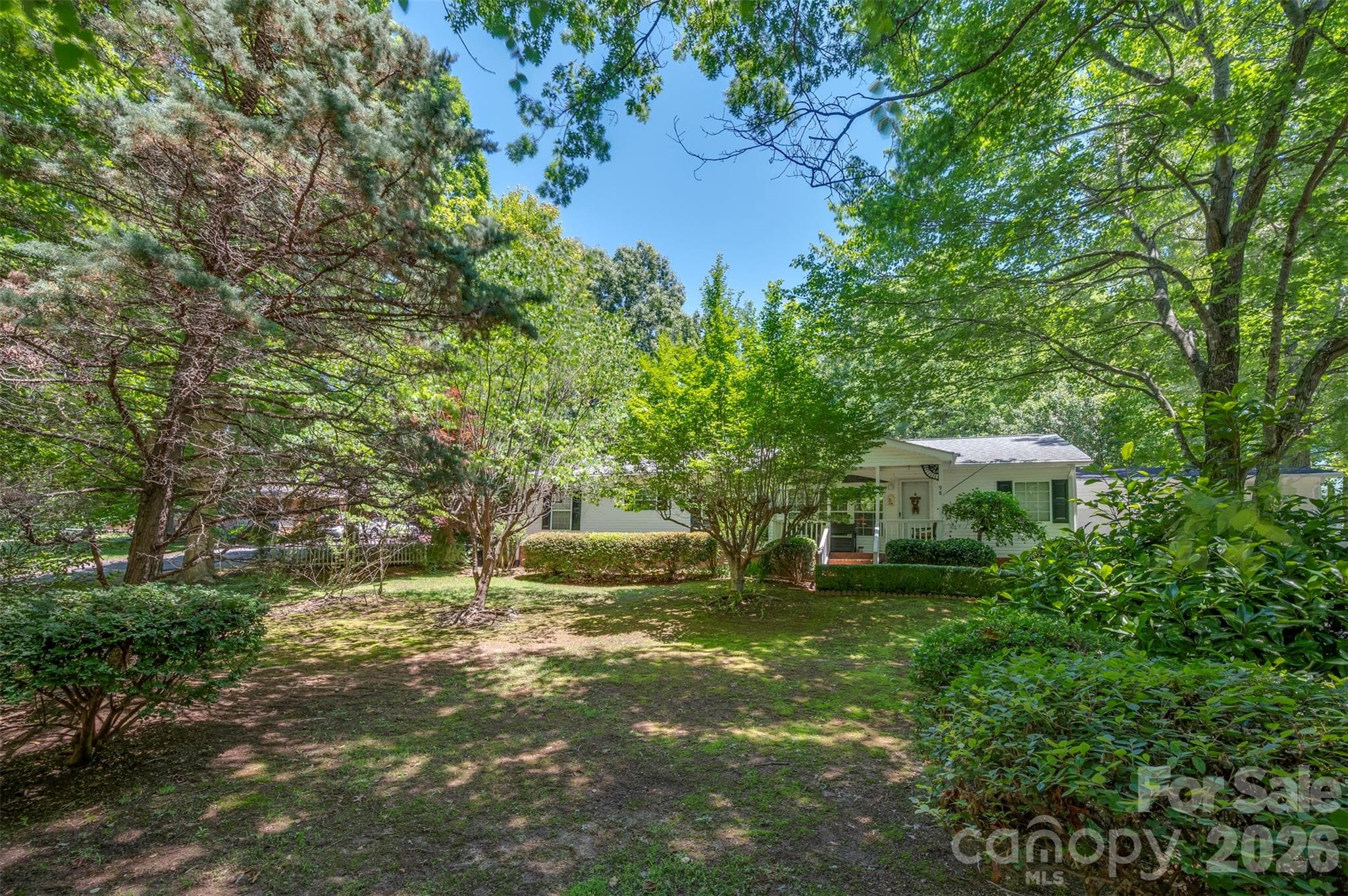 Single Family Residence at 98 Lanning Drive, Columbus, photo 2 of 34