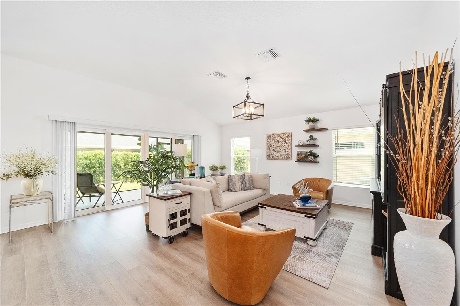 Single Family Residence at 6557 MCKNIGHT LOOP, THE VILLAGES, photo 13 of 61