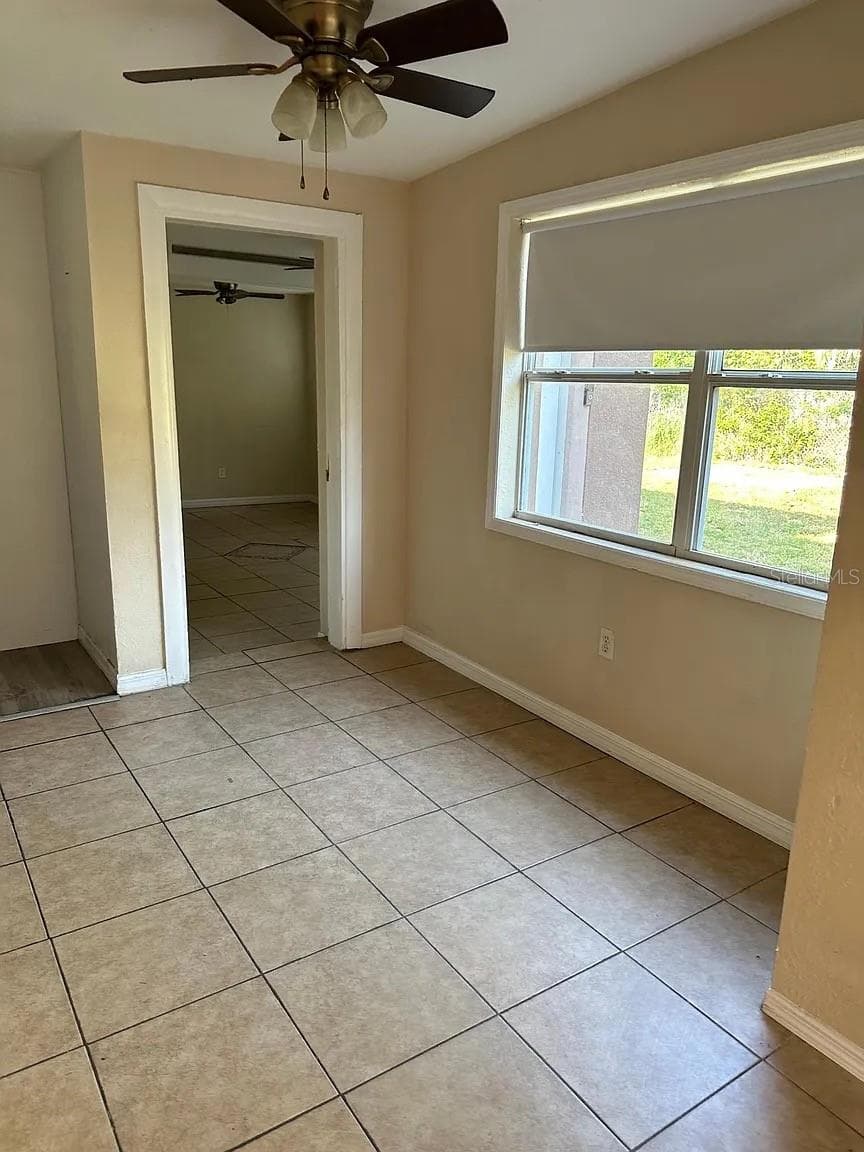 Single Family Residence at 108 EDGEWATER DR, WINTER HAVEN, photo 5 of 9