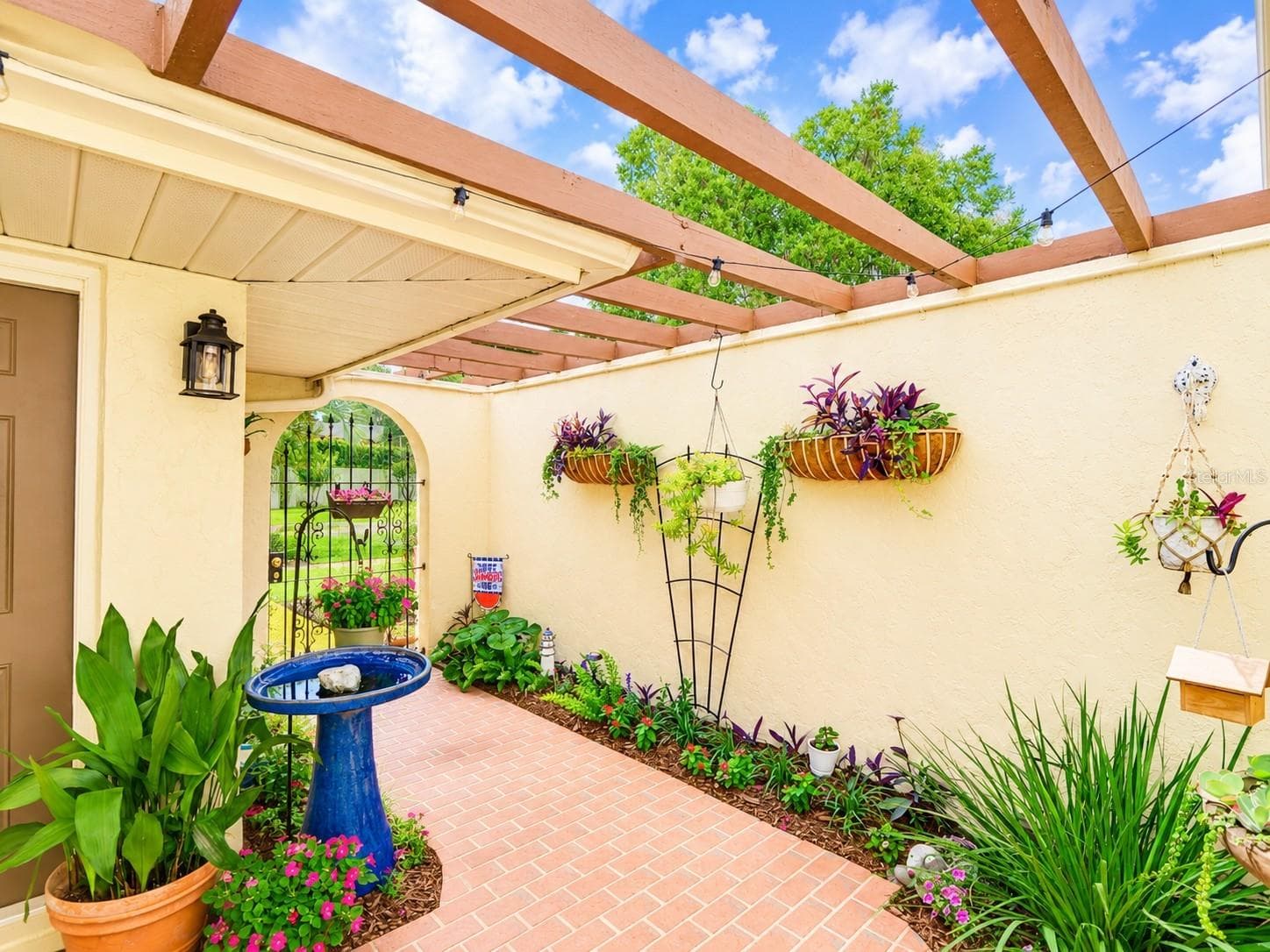 Condominium at 100 S TREMAIN ST #G2, MOUNT DORA, photo 6 of 43