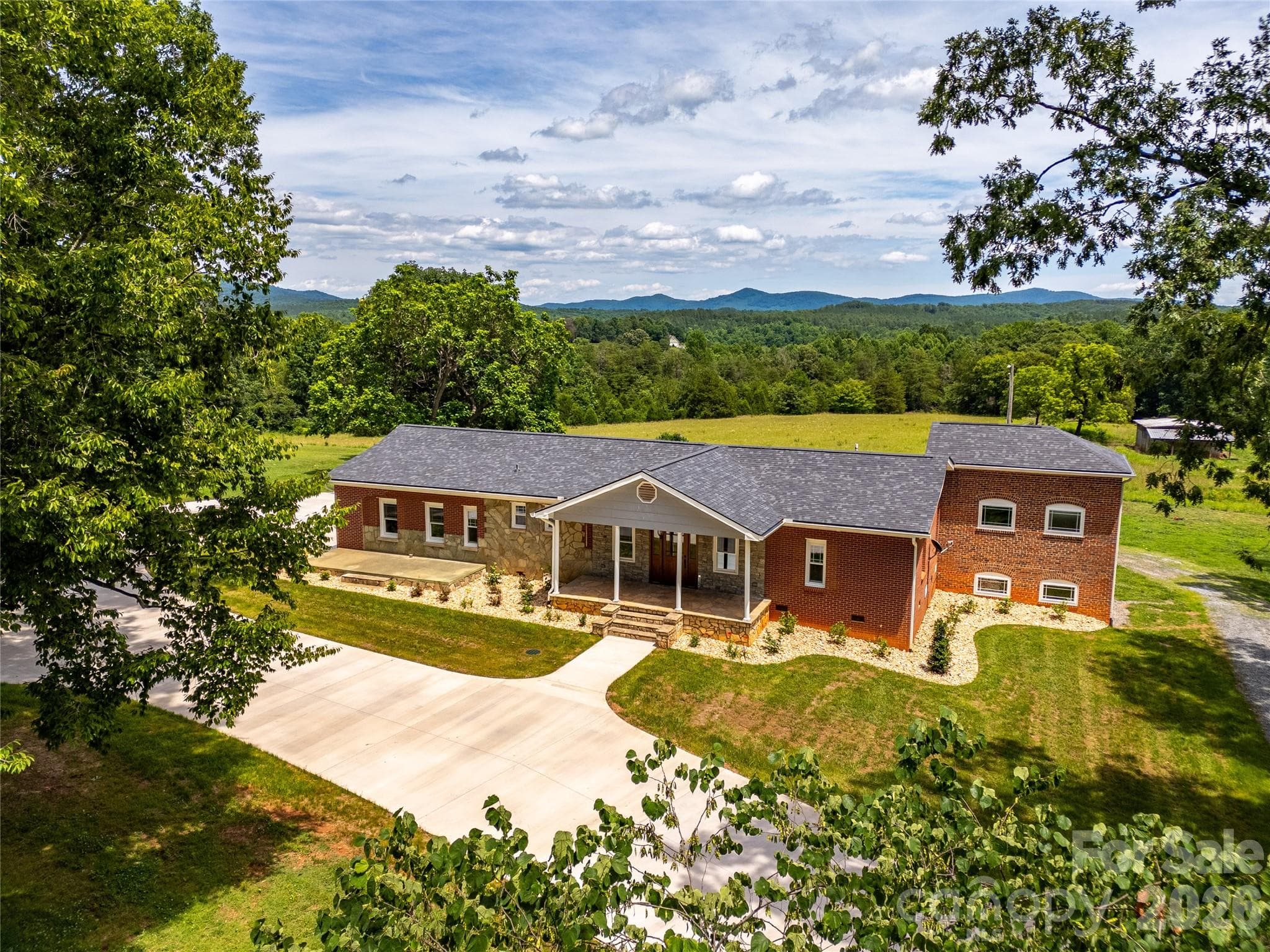 Single Family Residence at Rutherfordton, photo 4 of 46