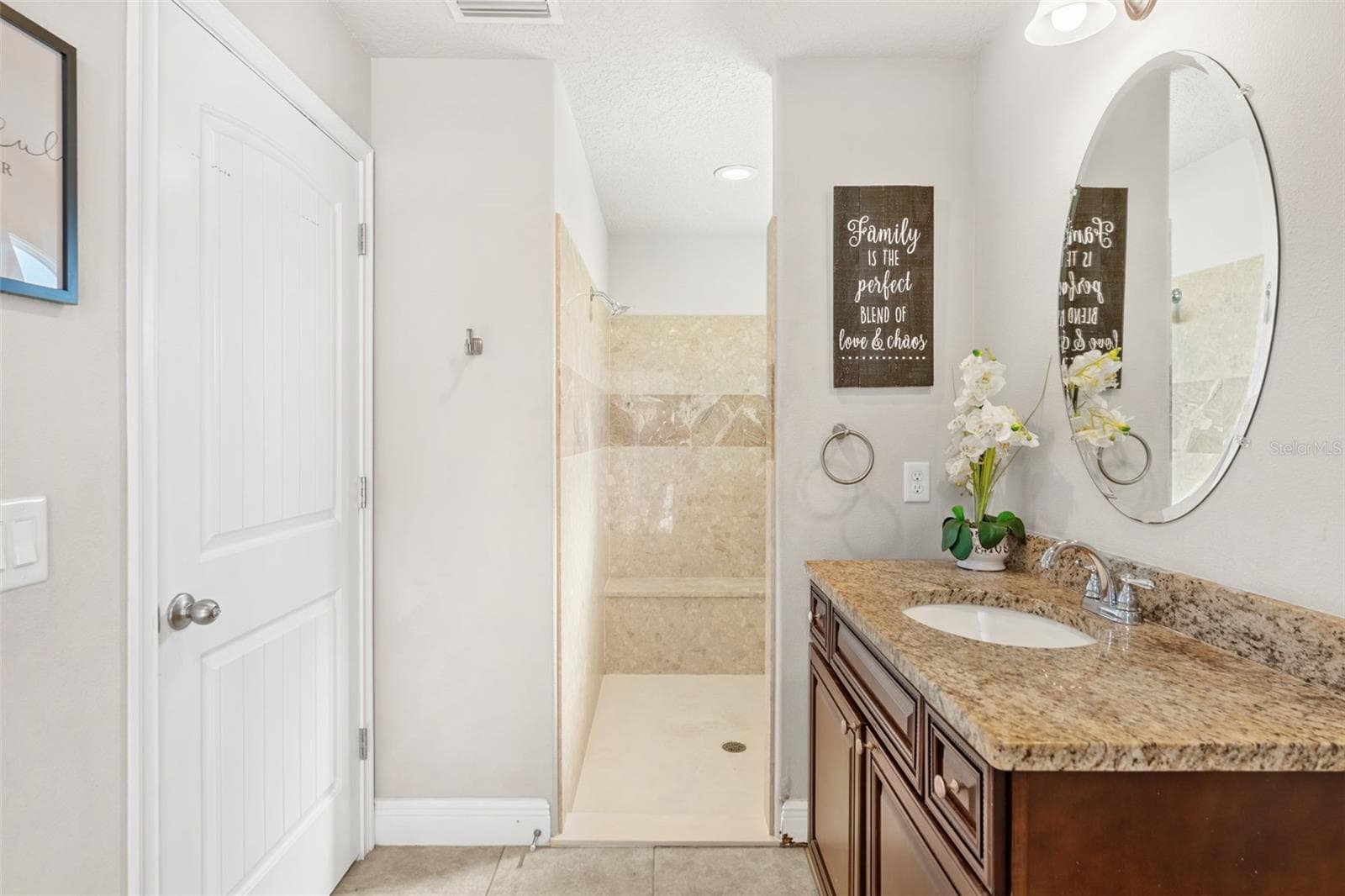 Downstairs guest bathroom - 3897 PROVINCE DR, MELBOURNE