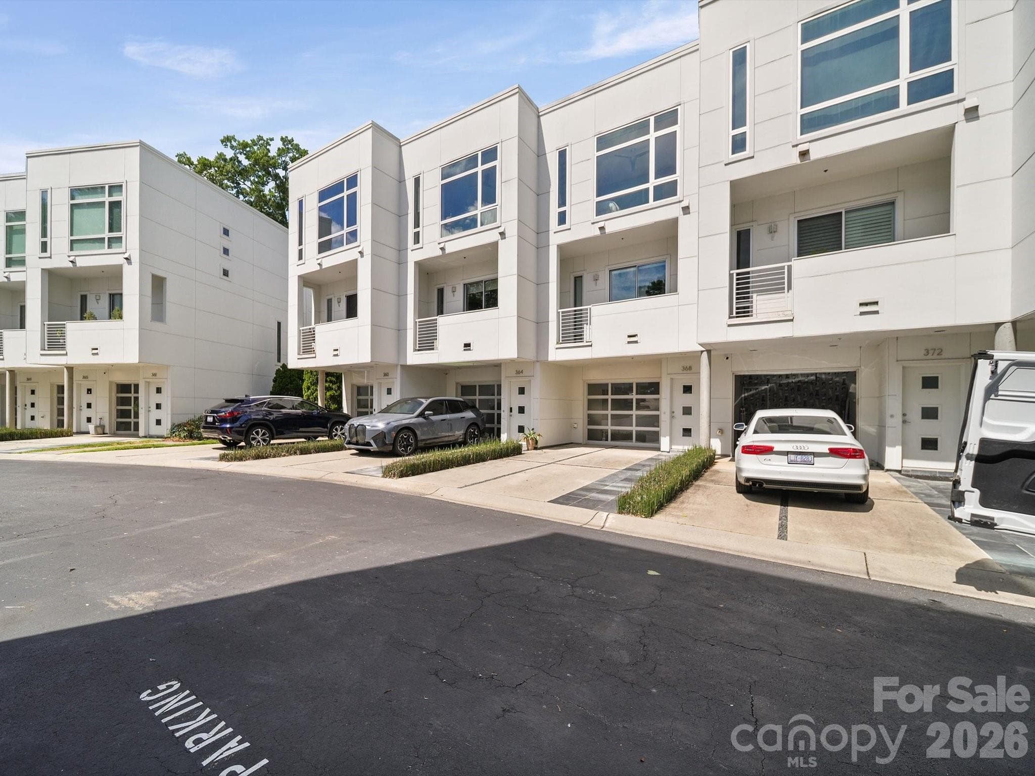 Condominium at Charlotte, photo 3 of 40
