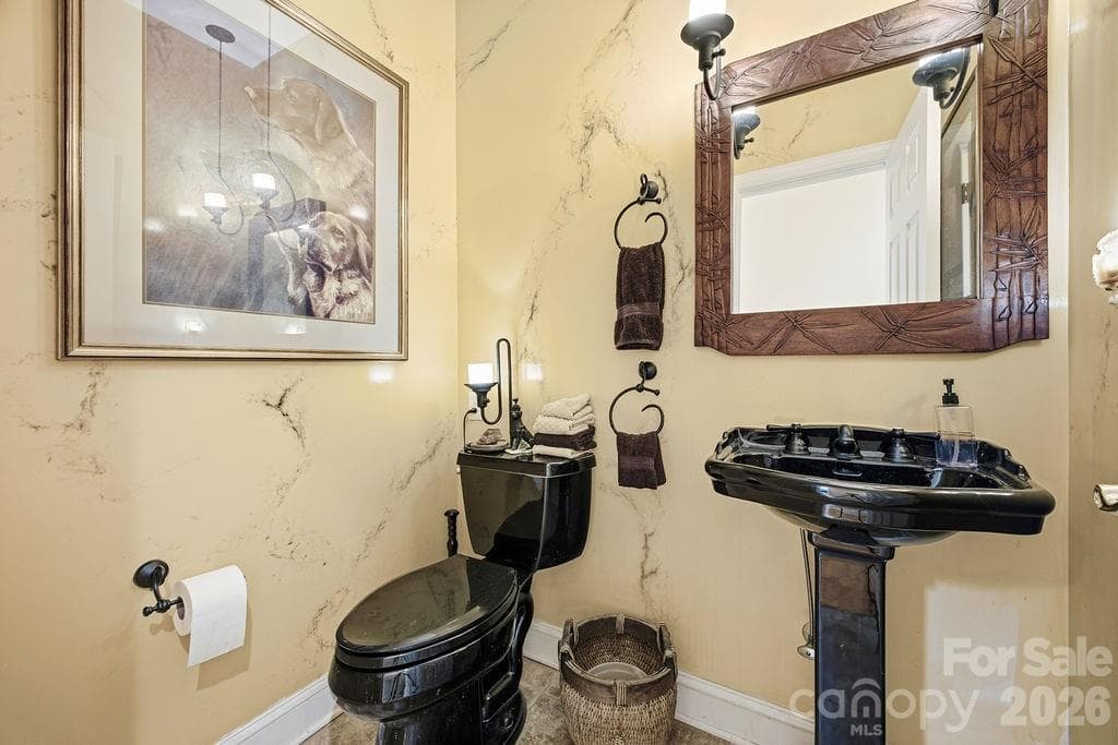 Single Family Residence at 3121 Cove Loop Road, Hendersonville, photo 20 of 48