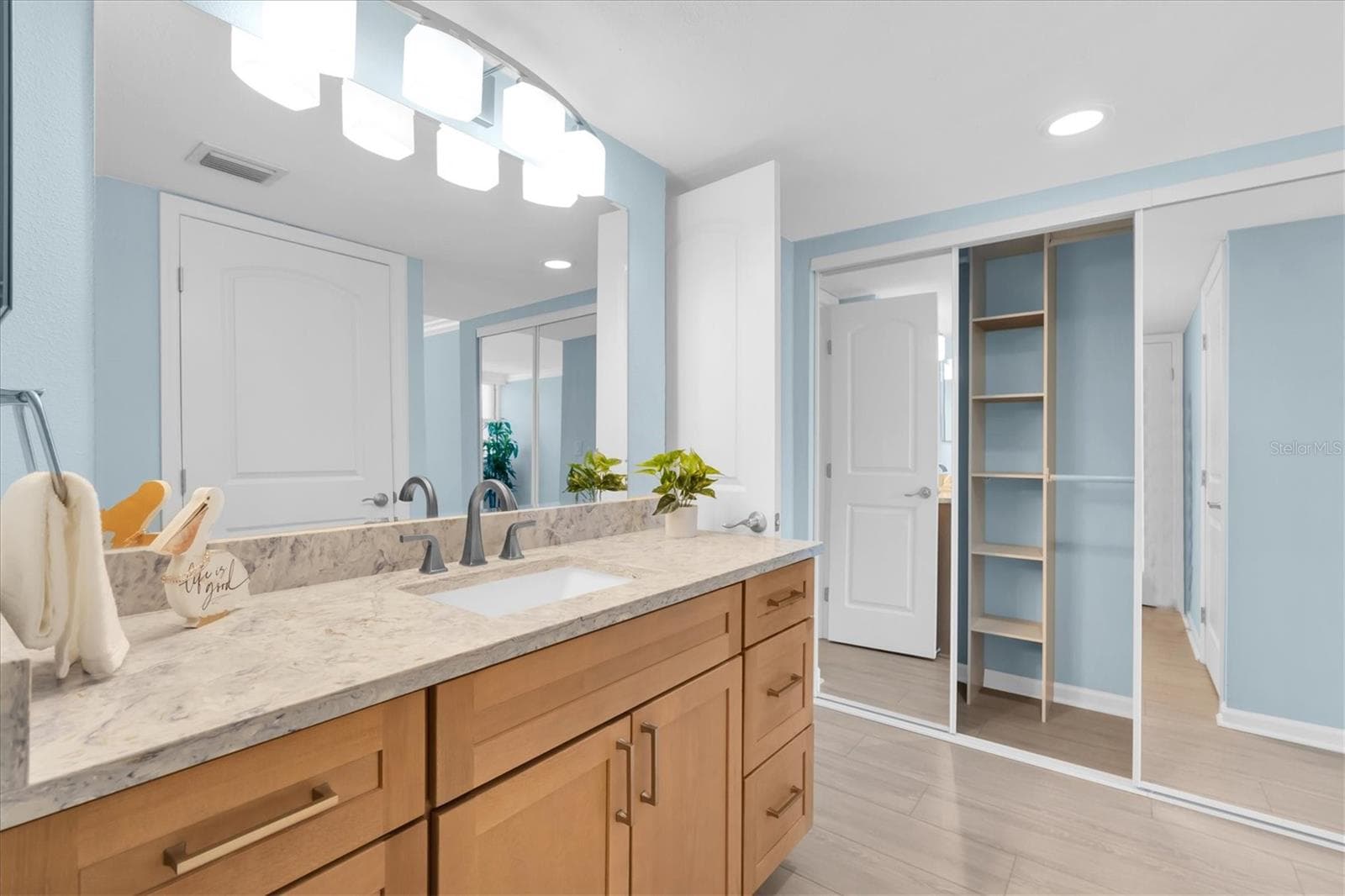 Master Bath Level 4 quartz soft close cabinetry - 450 TREASURE ISLAND CSWY #102, TREASURE ISLAND