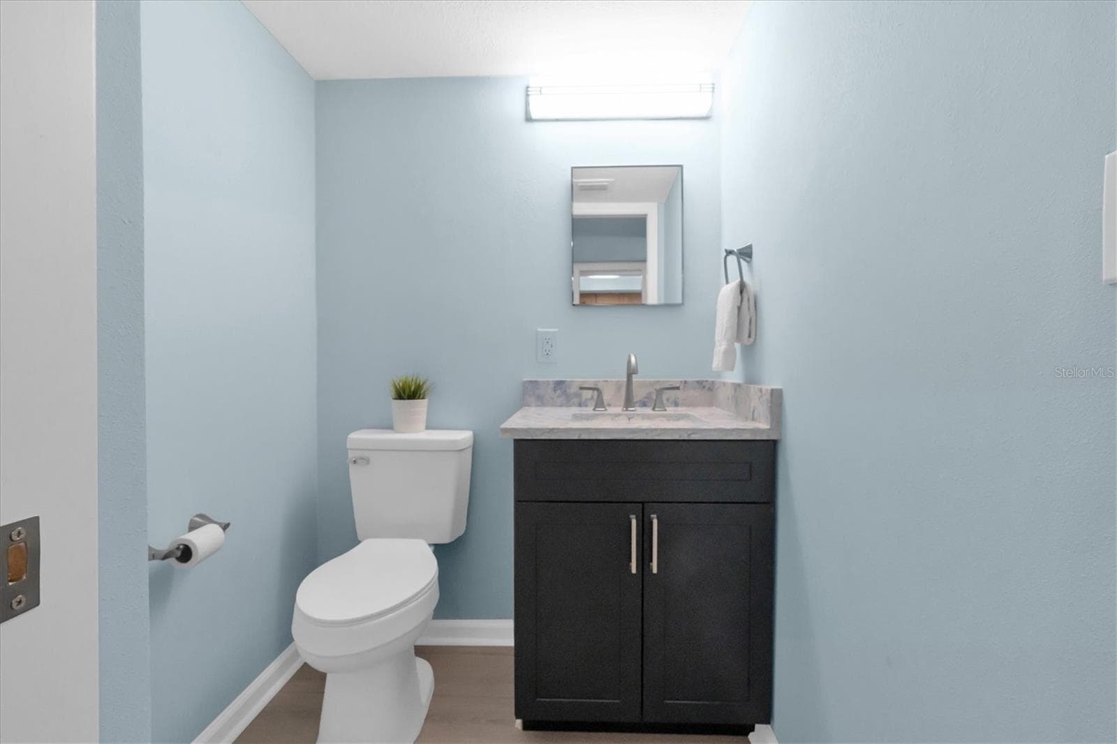 2nd bath new soft close solid wood cabinetry - 450 TREASURE ISLAND CSWY #102, TREASURE ISLAND