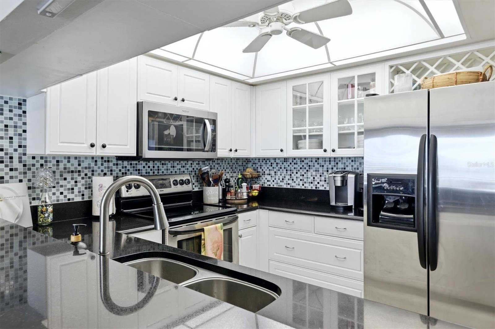 Condominium at 1103 EDGEWATER CIR #1103, BRADENTON, photo 12 of 87