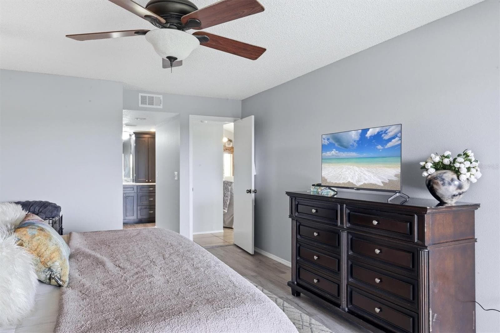 Condominium at 1103 EDGEWATER CIR #1103, BRADENTON, photo 16 of 87