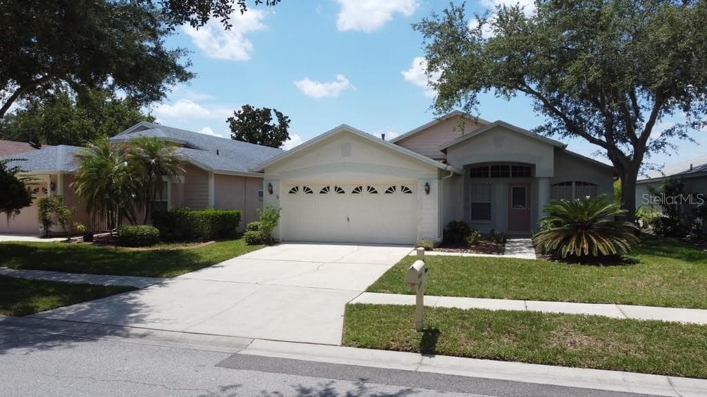 Single Family Residence at 18014 ARBOR CREST DR, TAMPA, photo 2 of 43