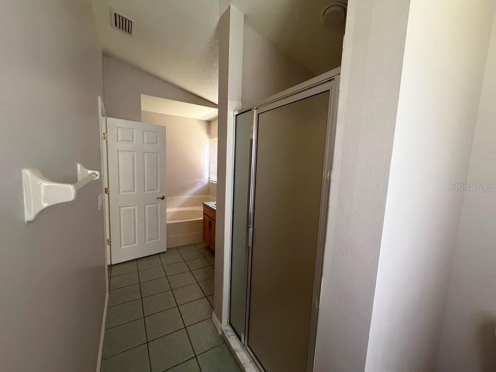 Single Family Residence at 18014 ARBOR CREST DR, TAMPA, photo 20 of 43