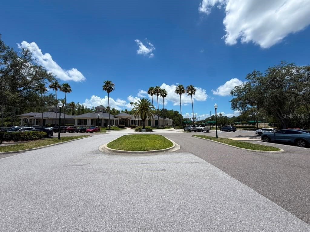 Single Family Residence at 18014 ARBOR CREST DR, TAMPA, photo 32 of 43