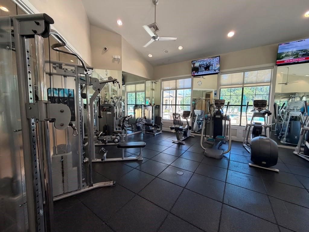 Single Family Residence at 18014 ARBOR CREST DR, TAMPA, photo 35 of 43