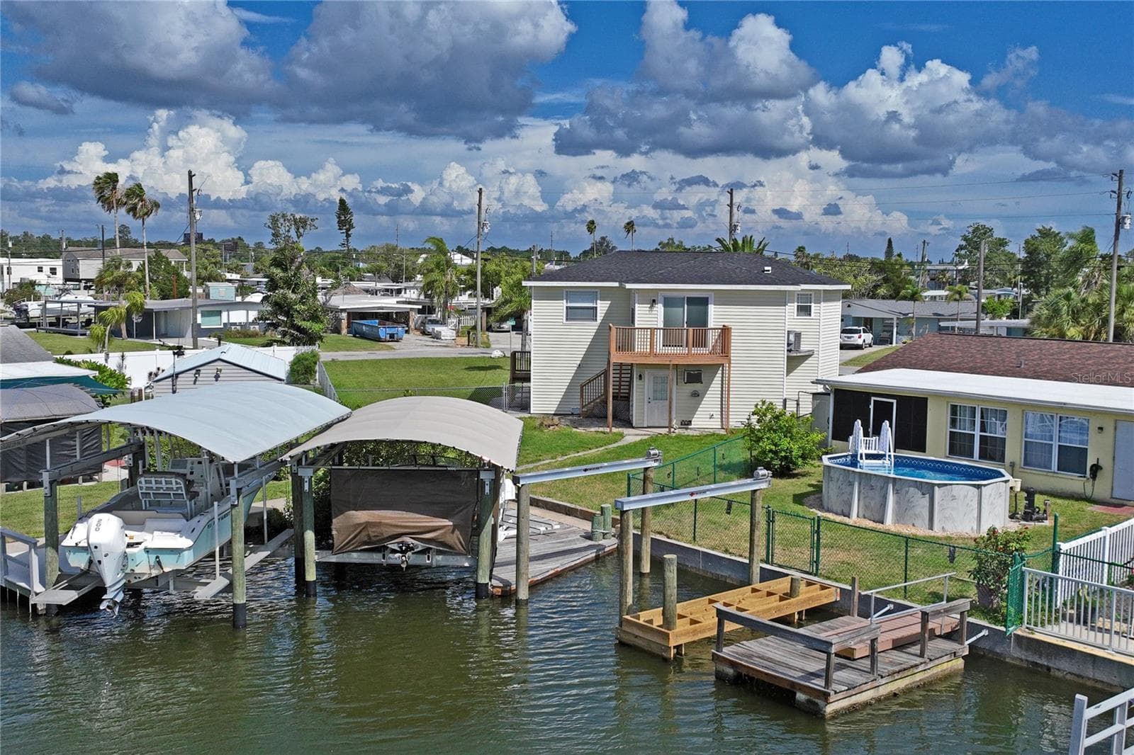 CENTER BOAT LIFT - 6641 BOATYARD DR, HUDSON