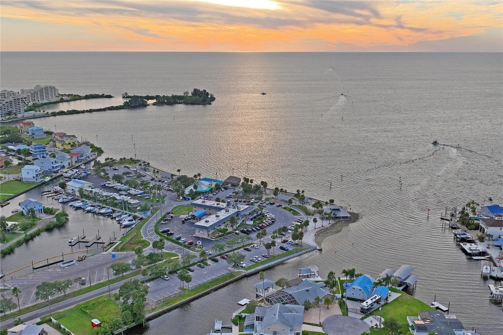 HUDSON BEACH - 6641 BOATYARD DR, HUDSON