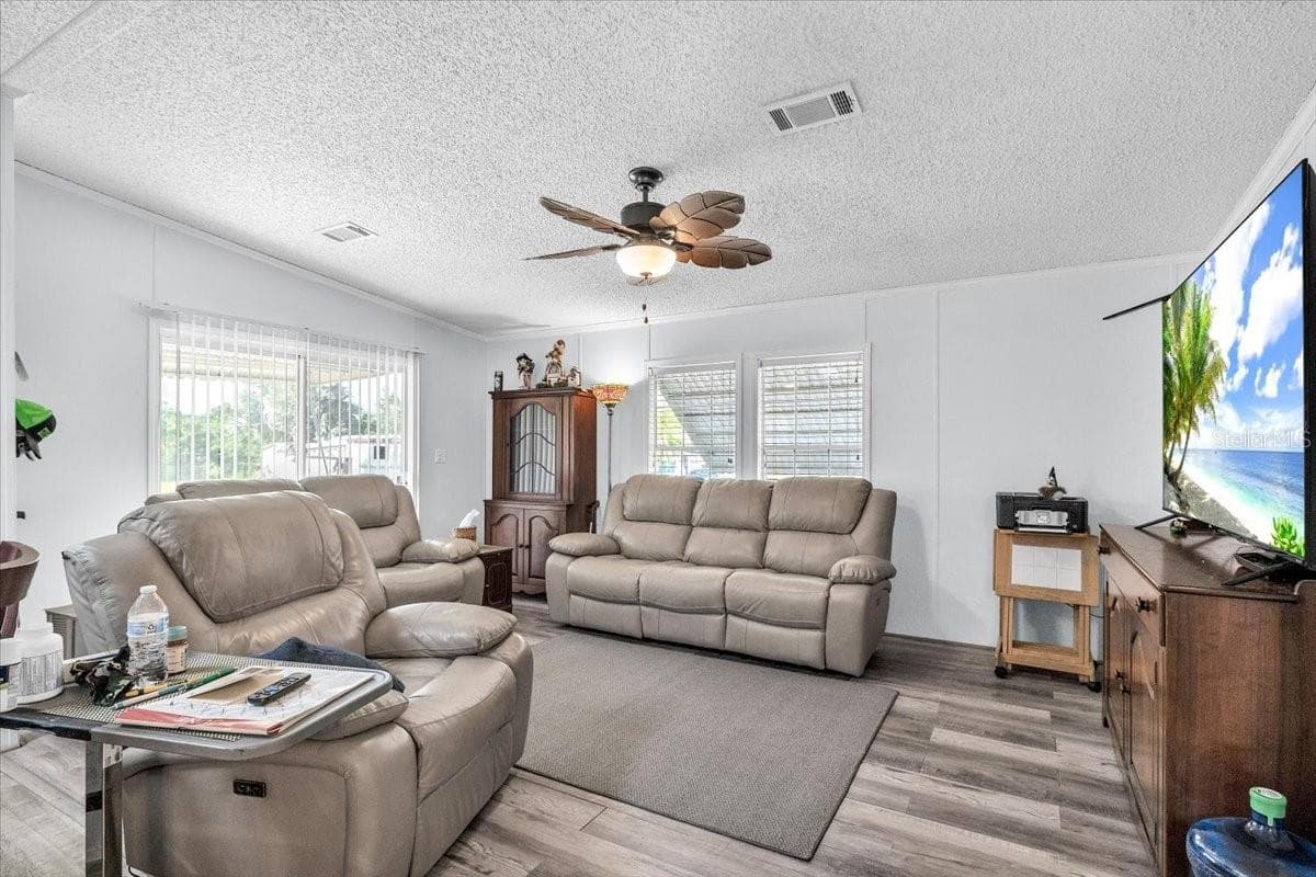 Manufactured Home at 6801 BERNADEAN BLVD, PUNTA GORDA, photo 4 of 42