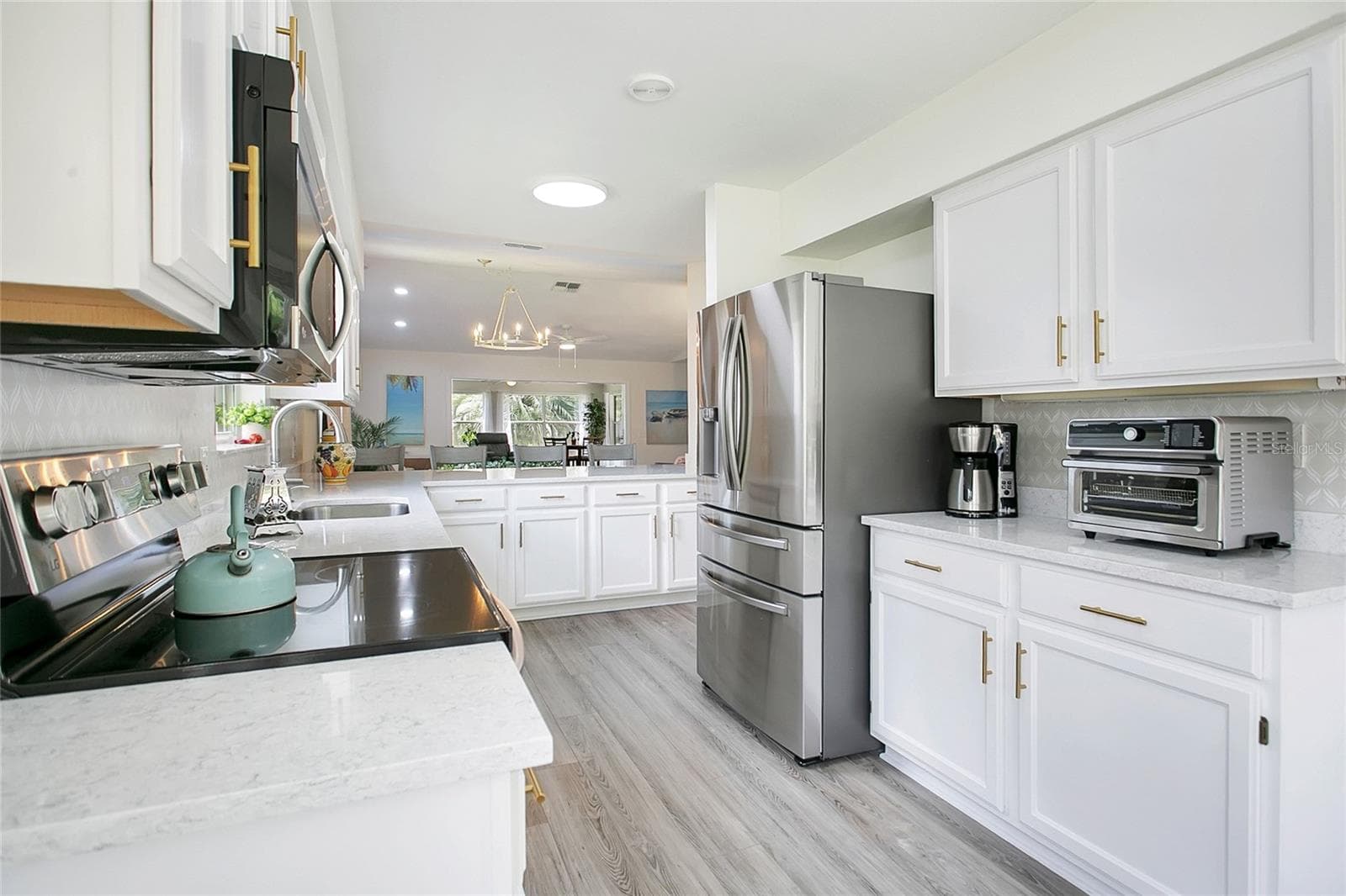 Single Family Residence at 32222 SUMMERTREE CIR, LEESBURG, photo 8 of 55